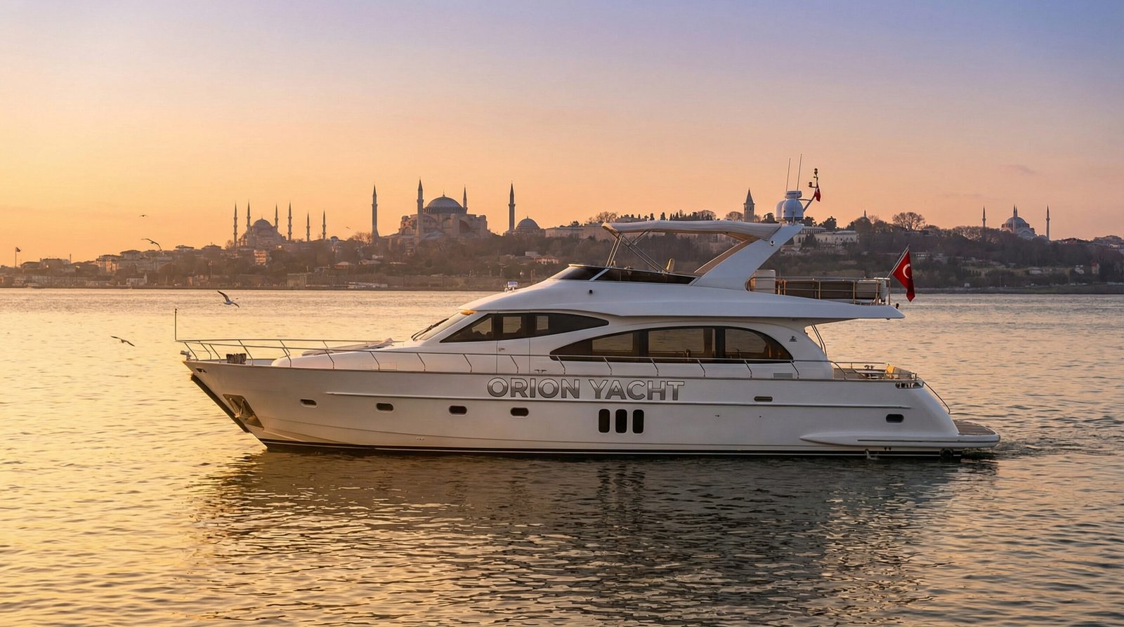 Boğaz’da Kiralık Yat ile Gün Doğumu Manzarası